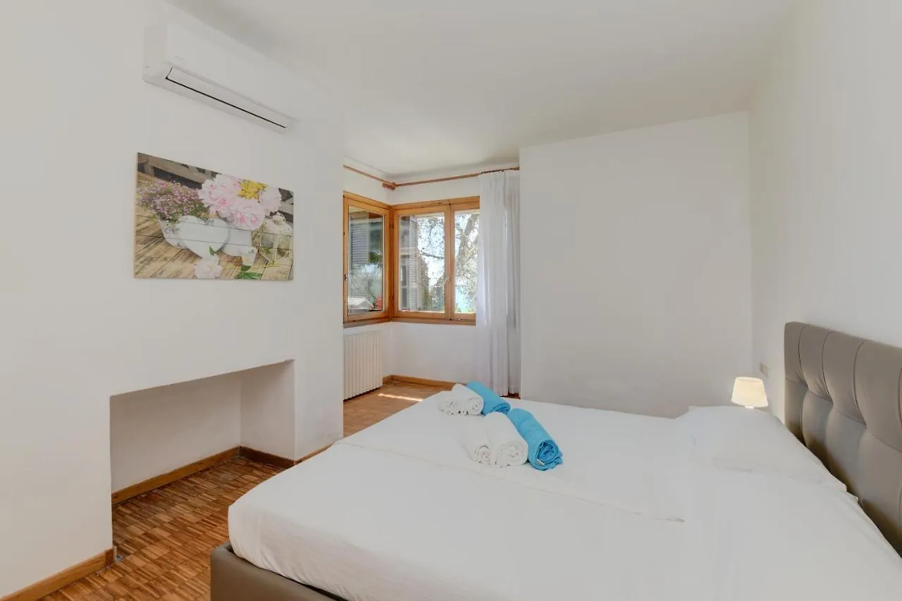 Casa Raffaella -Ciao Vacanze- Moniga del Garda 0*,  Italy