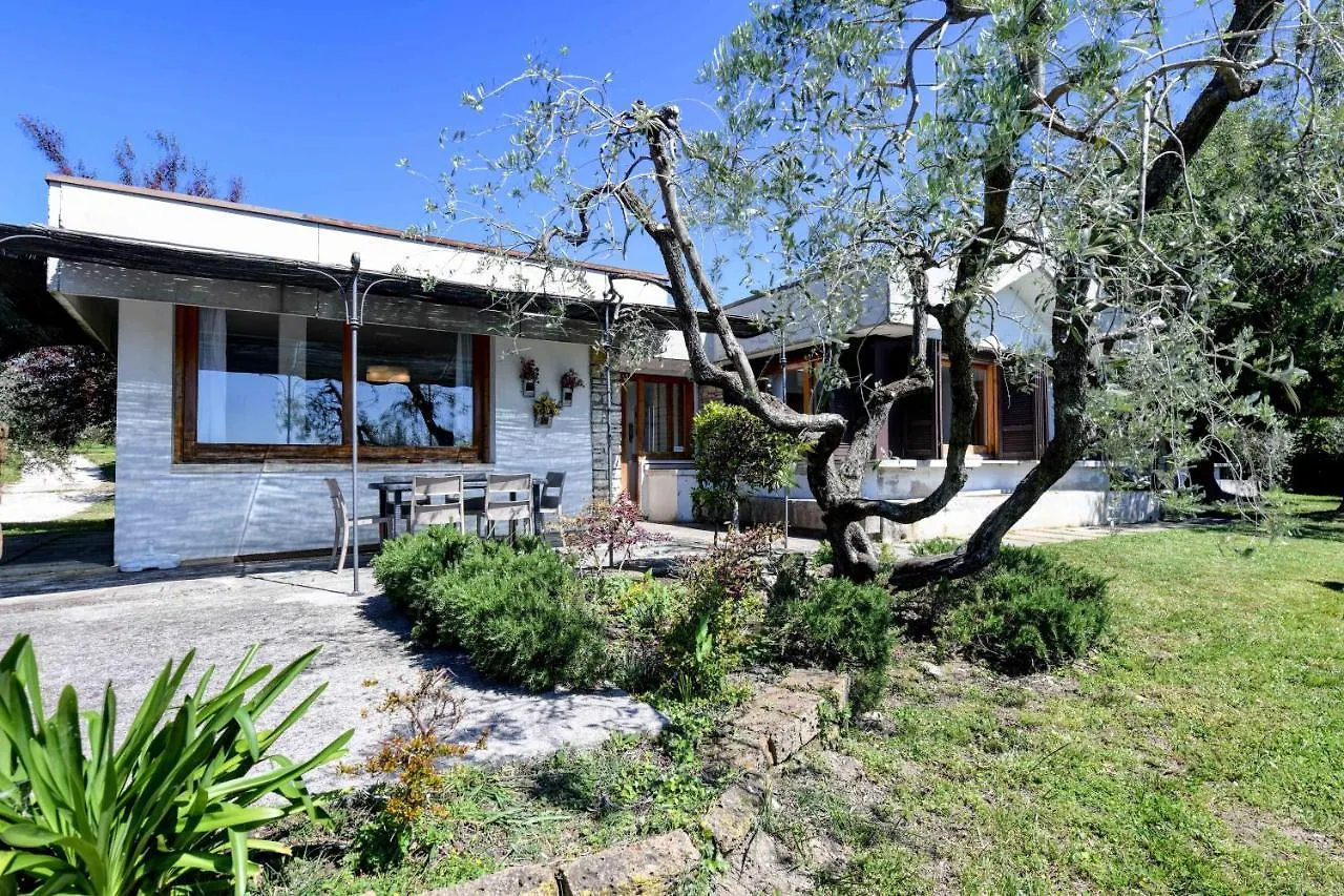 Casa Raffaella -Ciao Vacanze- Moniga del Garda Villa